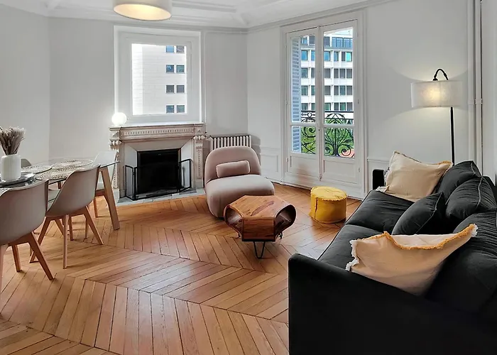 Amazing Refurbished Flat In Paris V