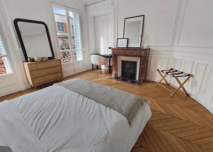Amazing Refurbished Flat In Paris V